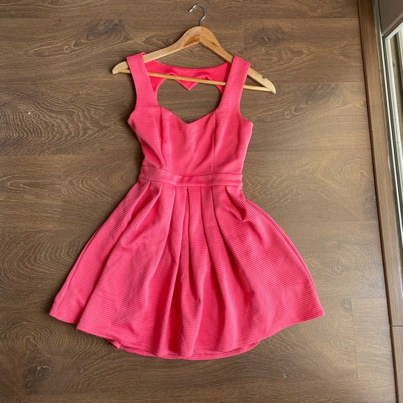 SOLD!New look mini dress - Picture 3 of 4